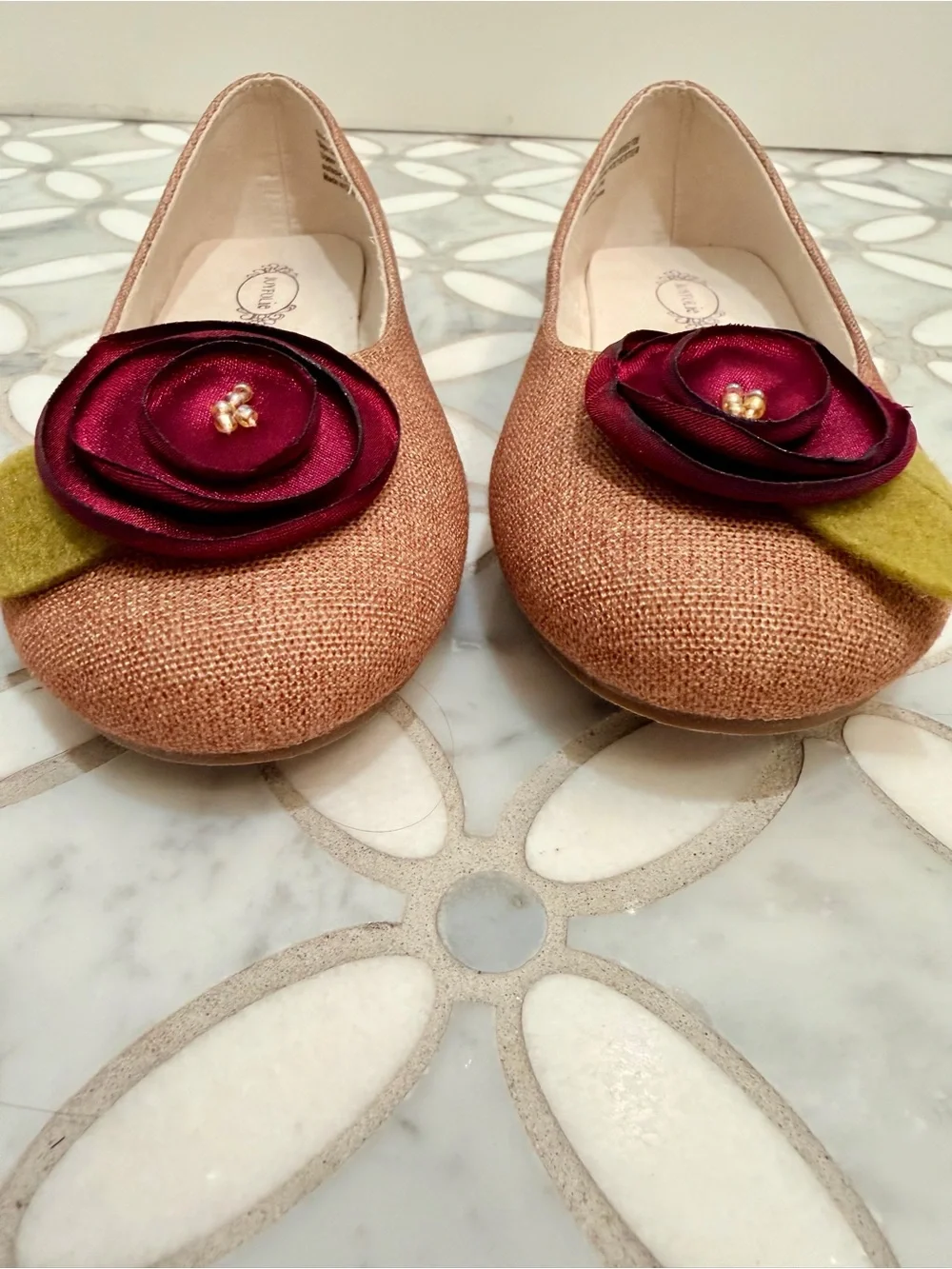 Joyfolie Girls Charlotte Closed Toe Flat Shoes Berry Brown Burgundy Size Y2 NWOT
